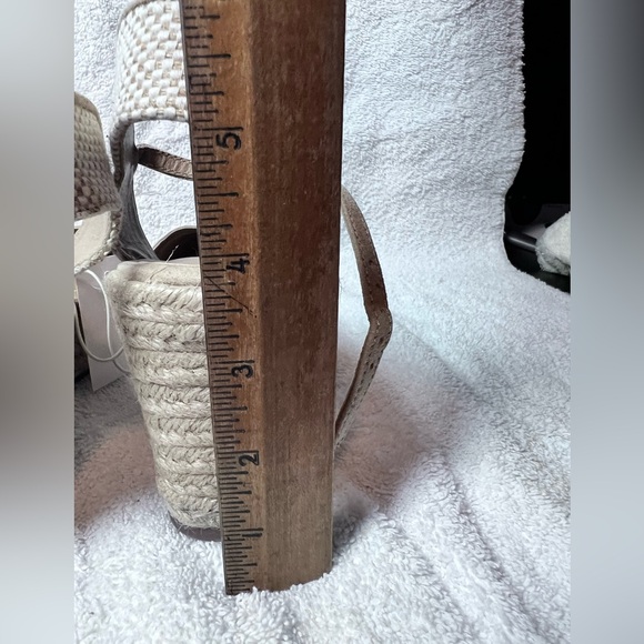 NWOB. Loft Espadrilles , Size 10 , Tan color - Picture 4 of 9
